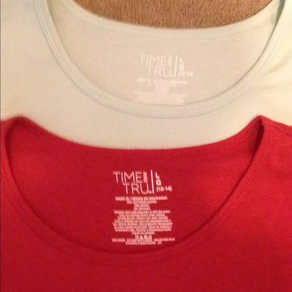 Bundle of 2 T- shirts - Picture 2 of 2